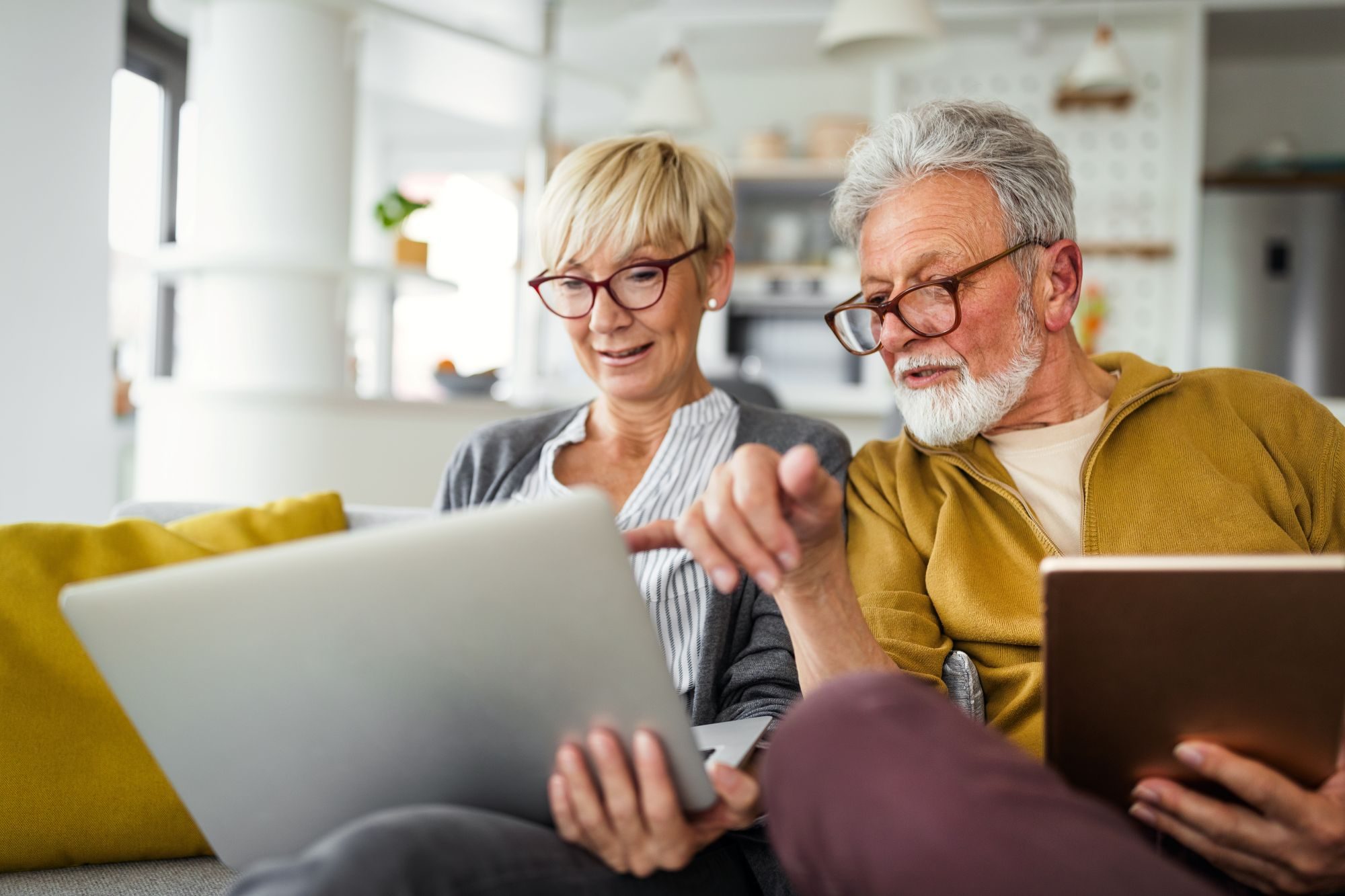 The UK is a Nation of Experience Sharers and Email Enthusiasts